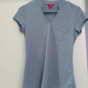 Like New - Guess V-Neck